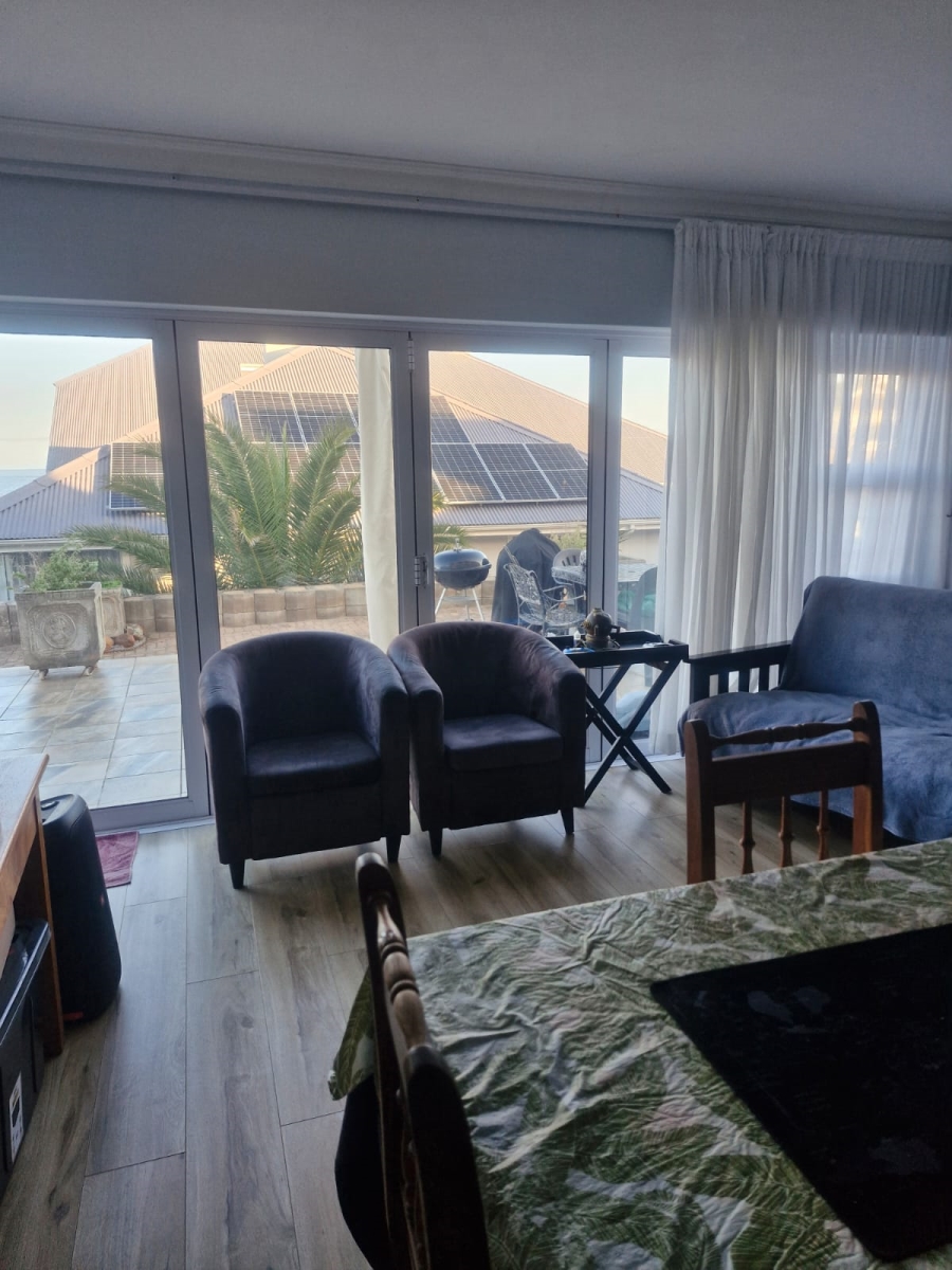 To Let 2 Bedroom Property for Rent in Outeniqua Strand Western Cape